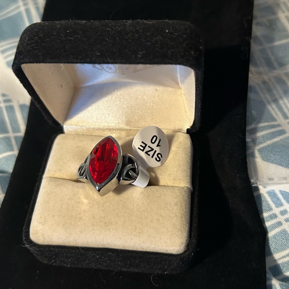 🔥🆕🔥Celtic Knot Ring - Picture 2 of 3